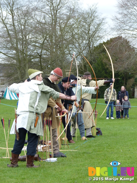 FZ012932 Archers at Glastonbury Abbey